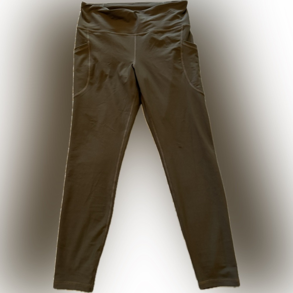 Old Navy Active Powersoft High-Rise Olive  green 7/8 pocket Leggings never worn